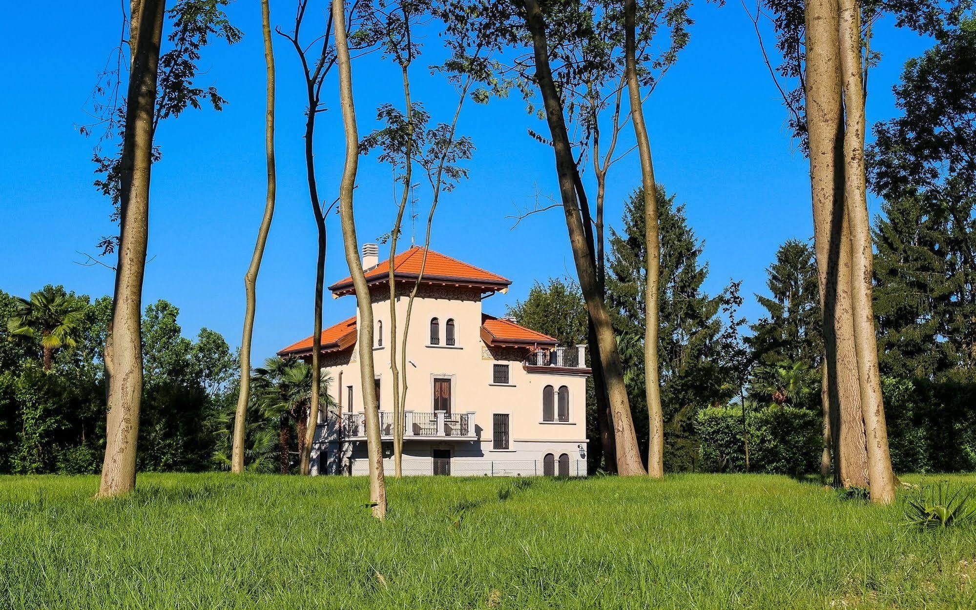 Villa Chiara B&B Biandronno Exterior foto